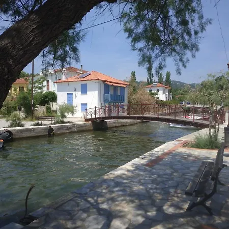 Giotas - Kır Evi