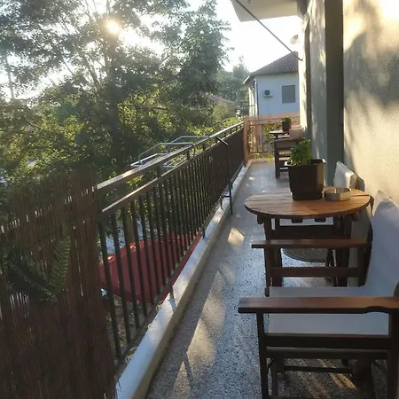 Giotas - Kır Evi *