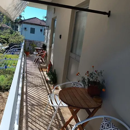Giotas - Kır Evi