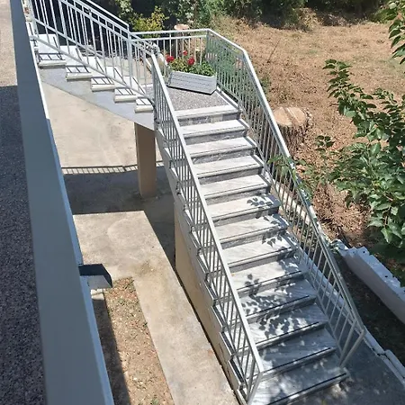Giotas - Kır Evi *